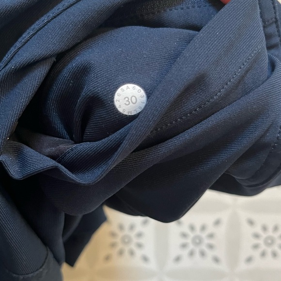 lululemon ABC pant classic size 30” waist x 34” length classic navy - Picture 3 of 7